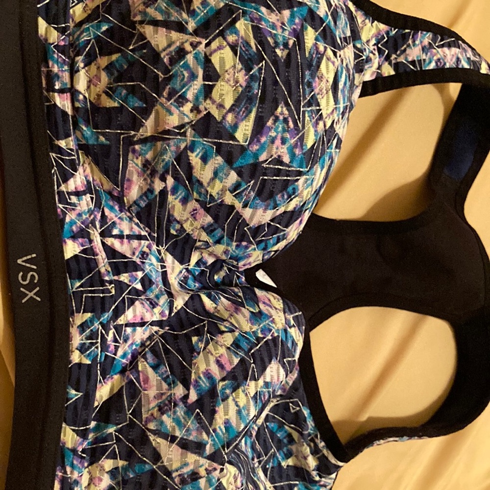 Sports bra
